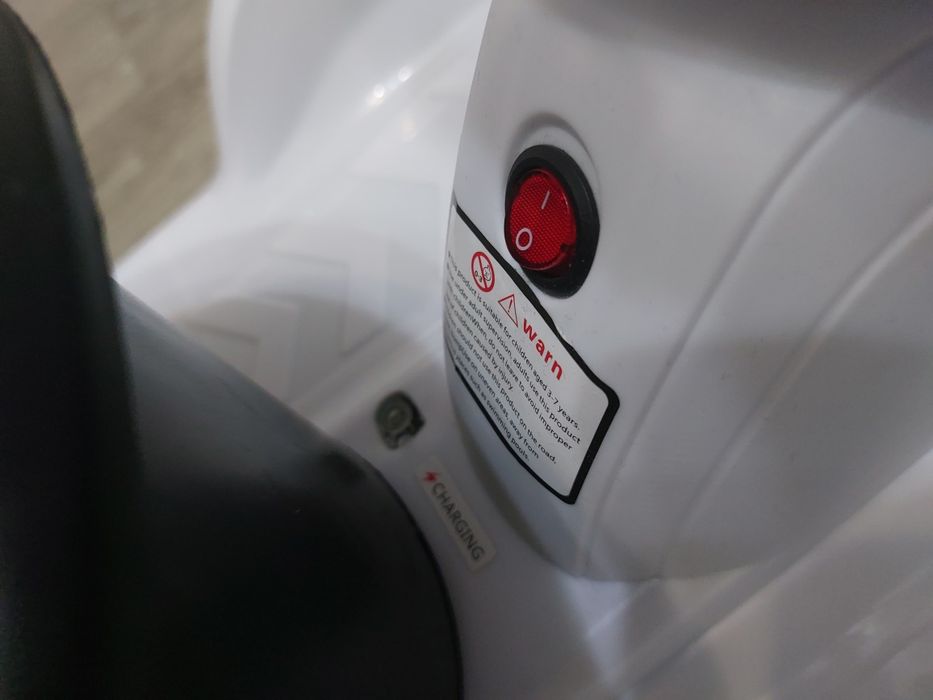 Электромобиль детский