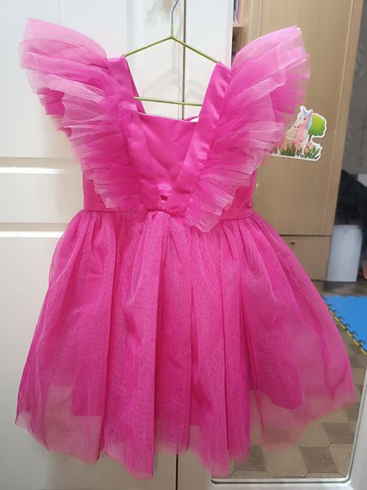 Платье пышные в отличном состоянии