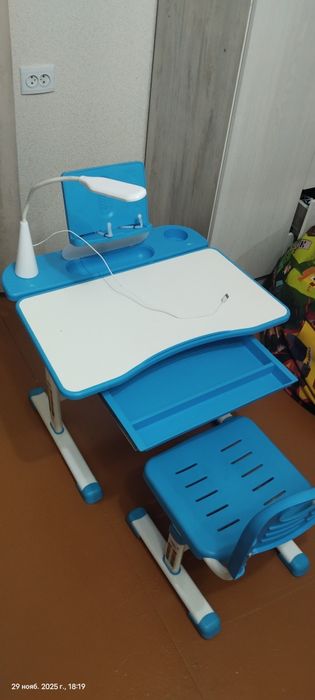 Продам парту стол детская
