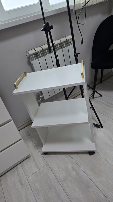 Помощник, этажерка