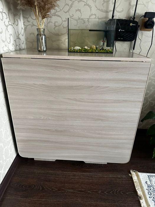 Продам книжка  стол