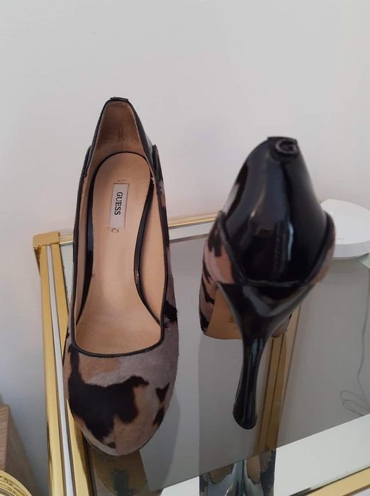 GUESS Оригинални Обувки Естествен косъм, 38 номер, Цена 50 лв.