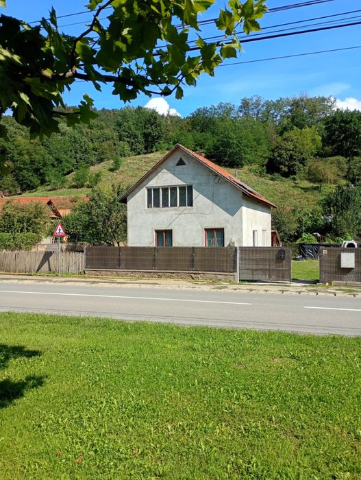 Casă la bulevard de vânzare