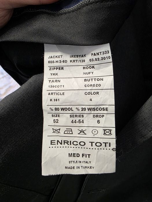 Мъжки официален костюм Enrico Toti