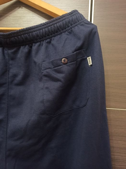 Продам  плотные, спортивные брюки