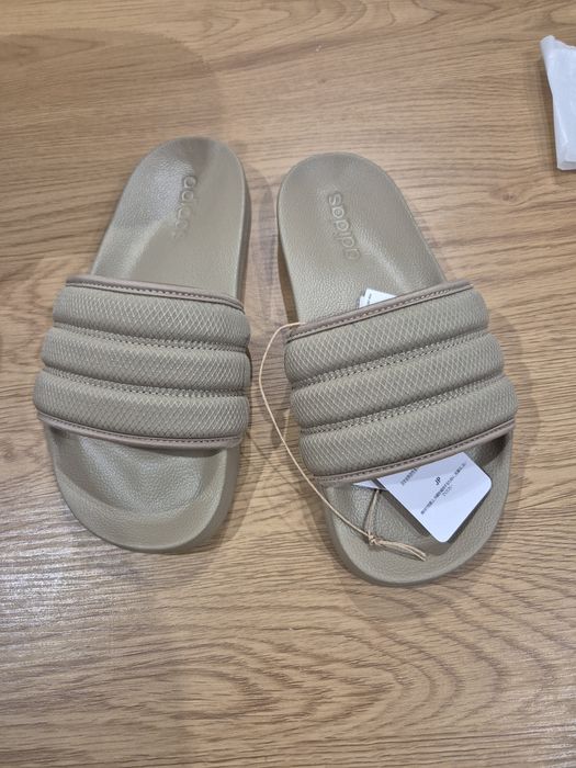 Нови чехли Adidas 39