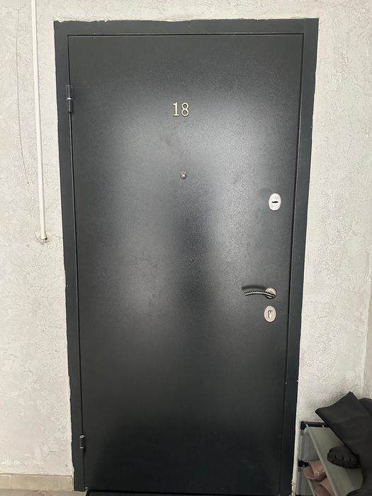 Продам входную дверь в хорошем состоянии, в использовании год