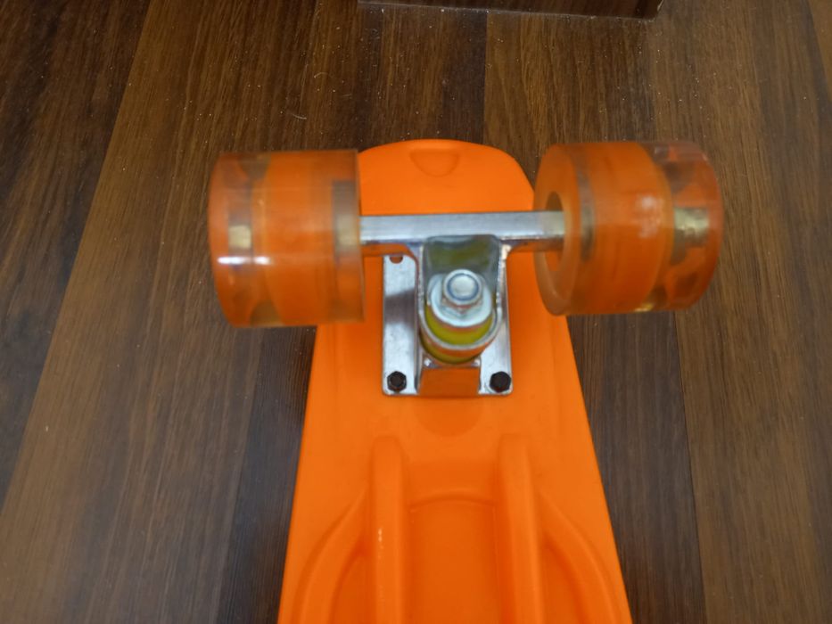 Penny board color din PVC cu roti luminoase, din PU (silicon), NOU!