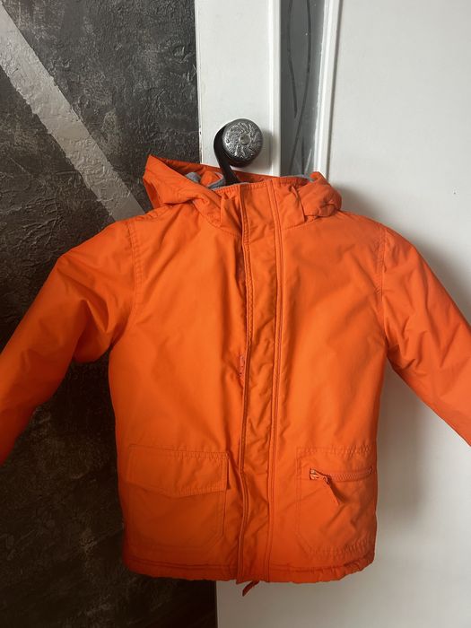 Продам детскую куртку