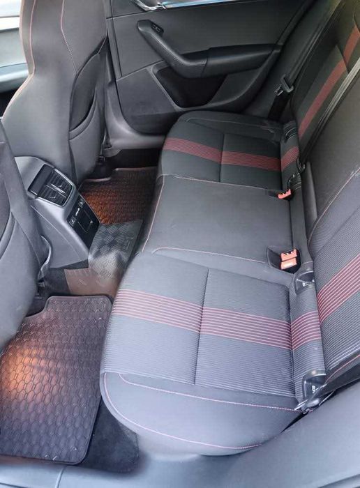 Vând mașină de familie.