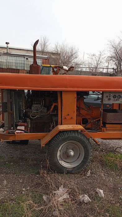 Продам Винтовой компрессор на шасси.