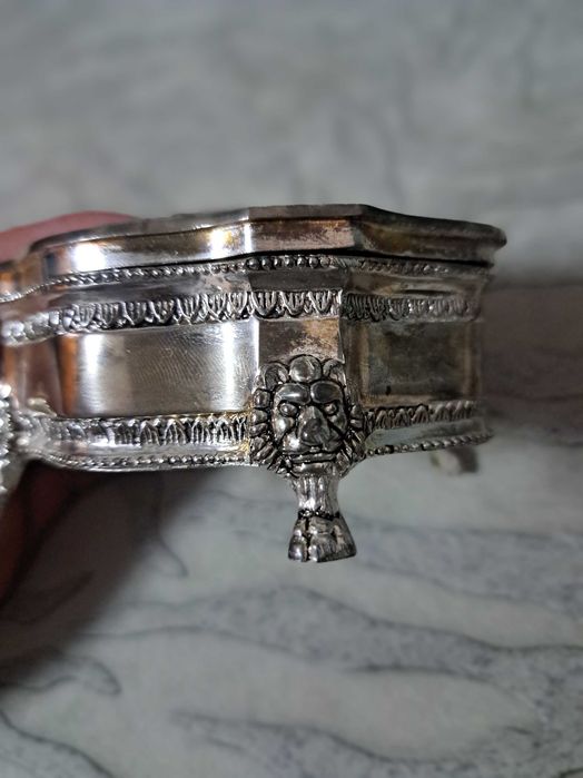 Красива кутия за бижута