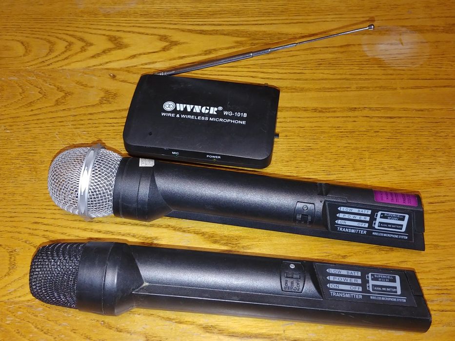Microfon wireless .