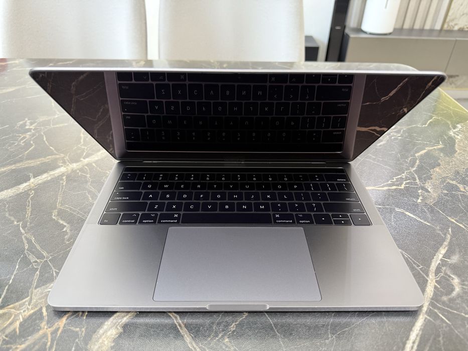 MacBook PRO 2017 13inch. TouchBar. Retina. Core i5/8/512GB