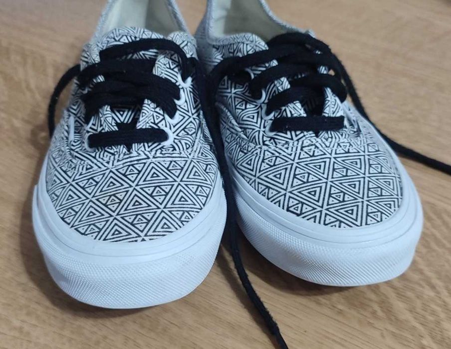 Tenesi Vans dama moderni, marime 38