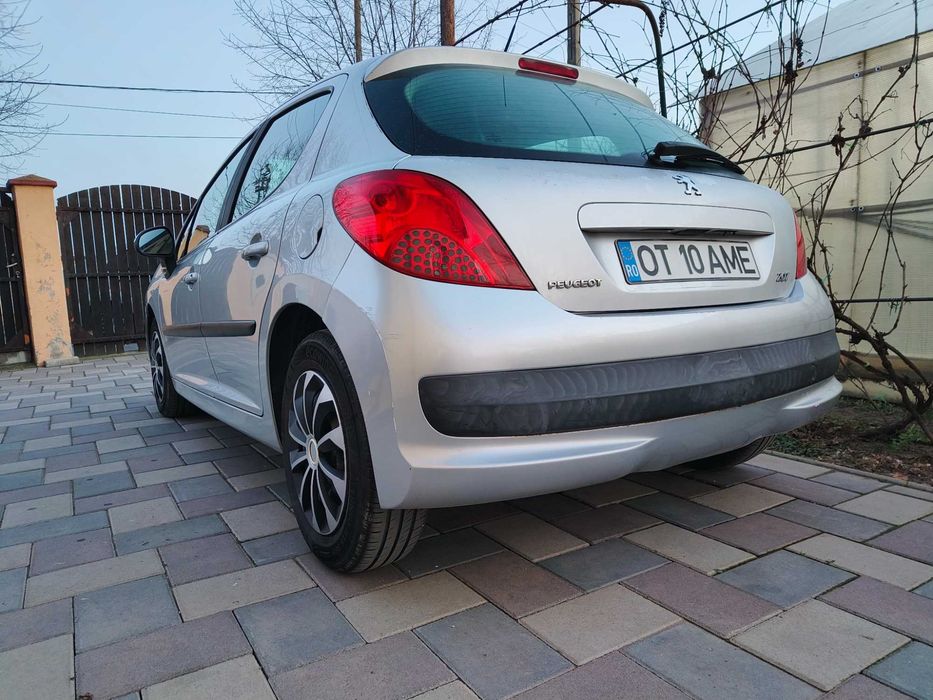 Peugeot 207 NFL Trendy 1.4 VTi 95 CP + GPL, primul proprietar