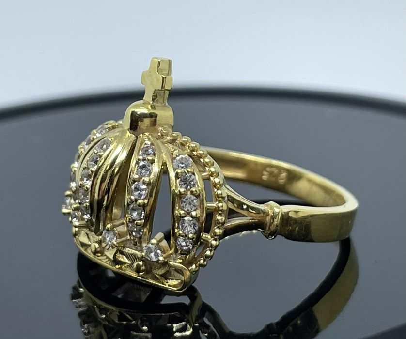 Сребърен пръстен с бели Сапфири