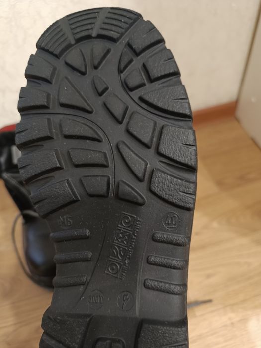 Продам ботинки и сапоги