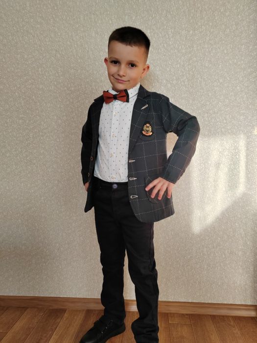 Продам детский костюм