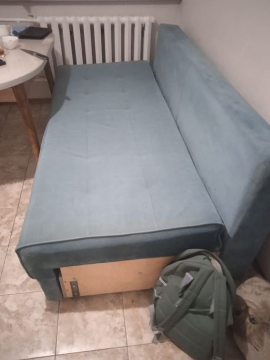 Продам диван почти даром