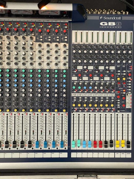 СПЕШНО - Soundcraft GB8 32-канален миксер – Топ оферта с кейс!