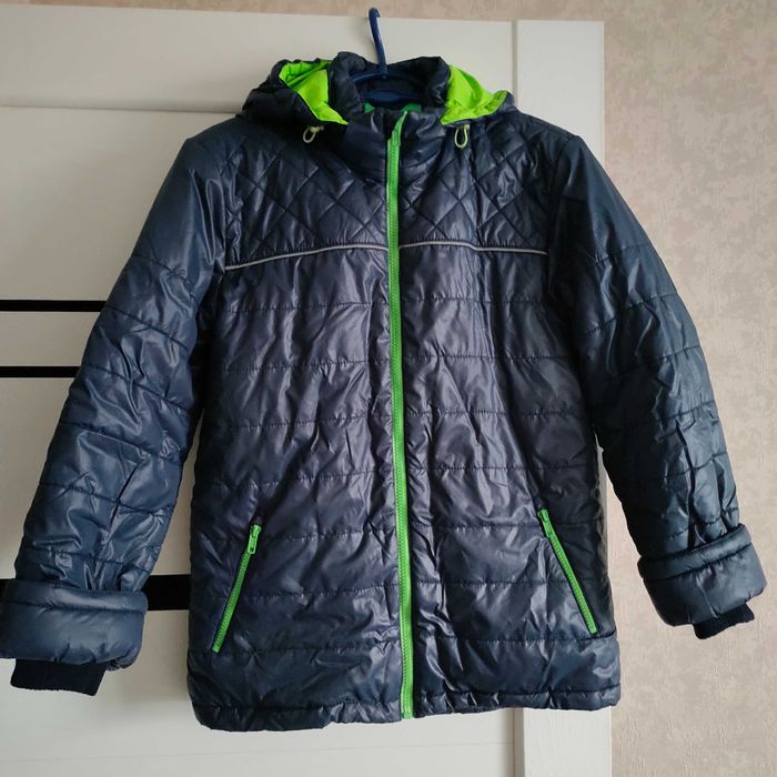 Продам  детскую  куртку