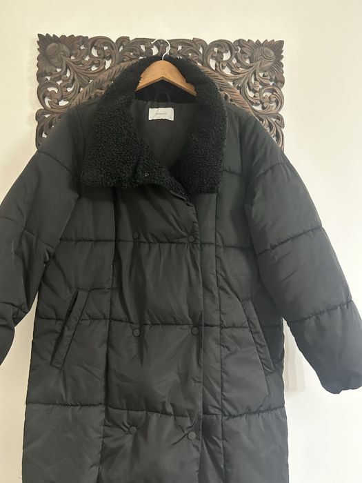 Geacă Reserved, intr-o conditie foarte bună.