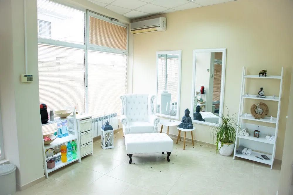 Продава се Магазин в Добрич, Автогара - 47 кв.м за 1596 €/кв.м - Снимка #2