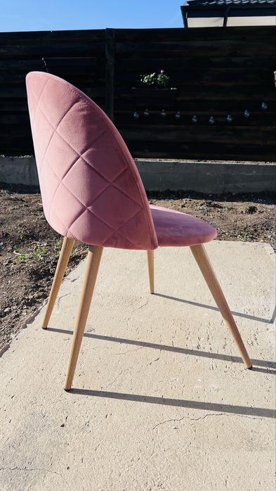 Set scaune stil scandinav