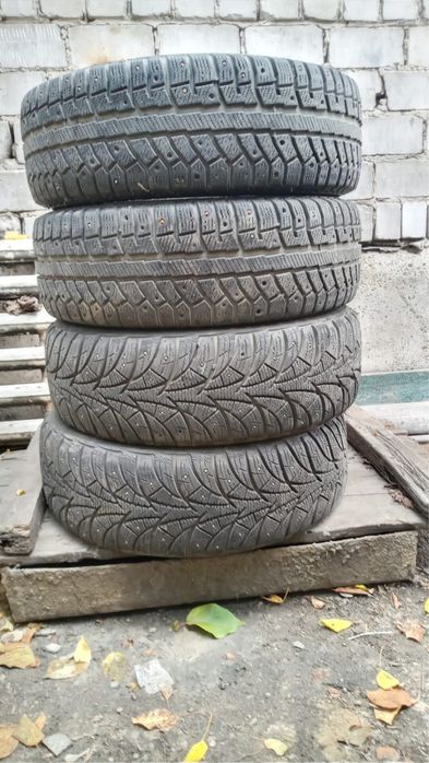 Продам диски с зимней резиной.