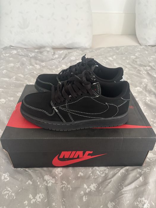 Jordan 1 Travis Scott black phantom