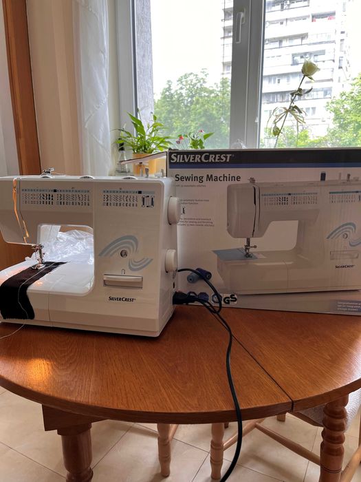 Продавам домакинска шевна машина SILVER CREST SNM 33 A1