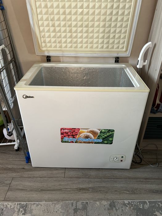 Продам морозильник