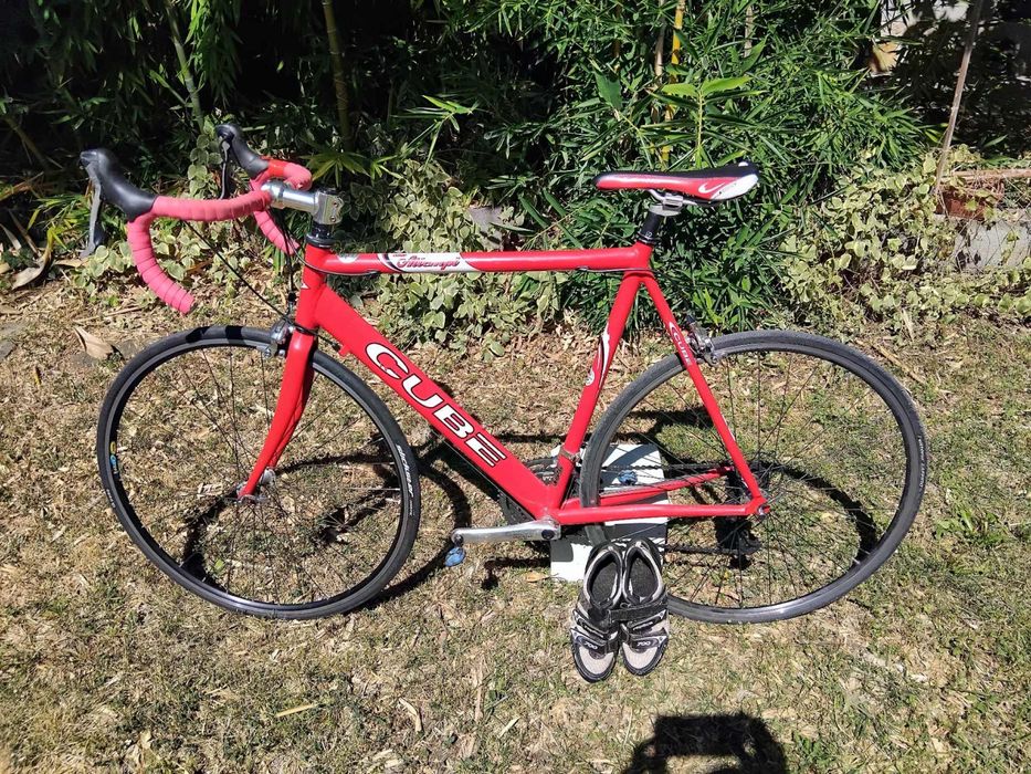 Шосеен велосипед CUBE