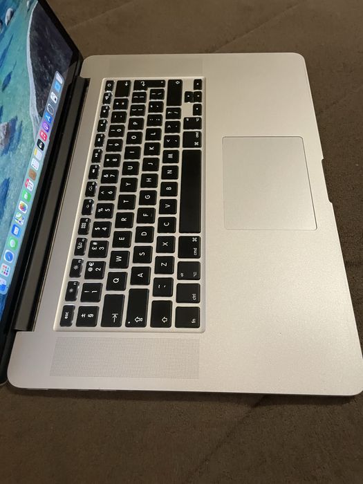 15" Core i7 MacBook Pro A1398 (2015-IG)-i7/16GB RAM/512 GB SSD
