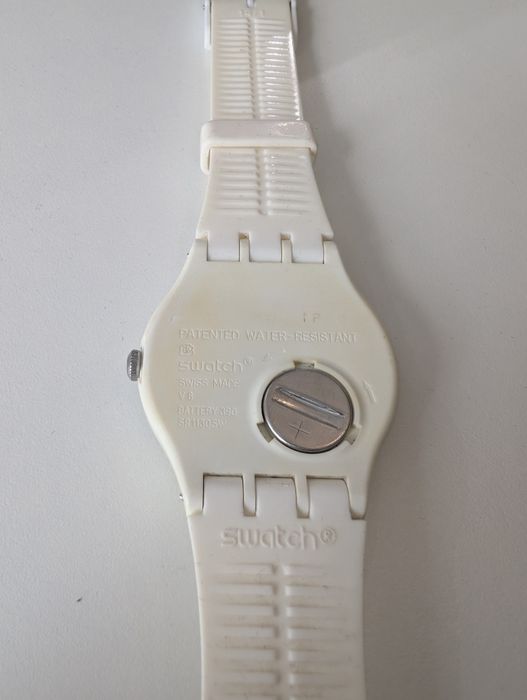Swatch alb, model schelet cu mecanism vizibil – necesita doar curatare