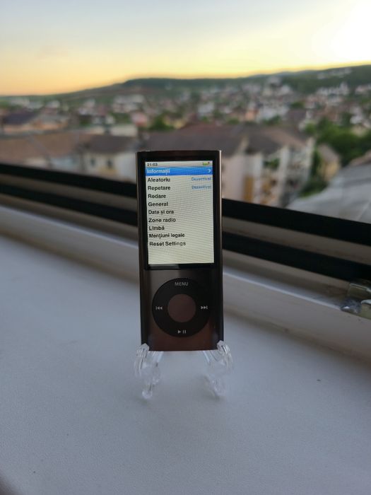 iPod Nano Generația 5 (cu Cameră) – 16GB, Culoare Gri / Charcoal