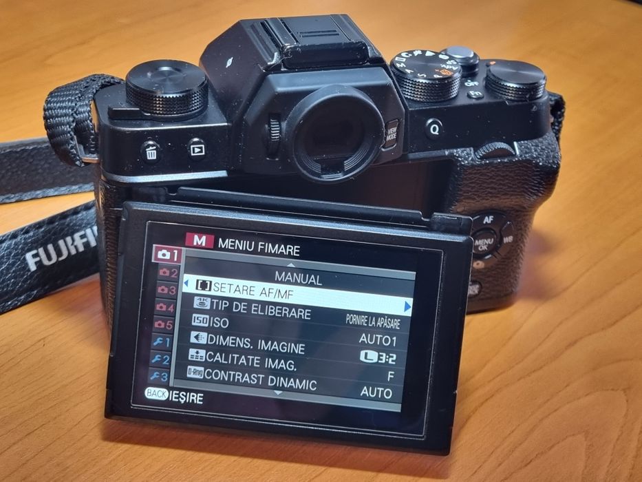 Fujifilm X-T100 body + 2 obiective