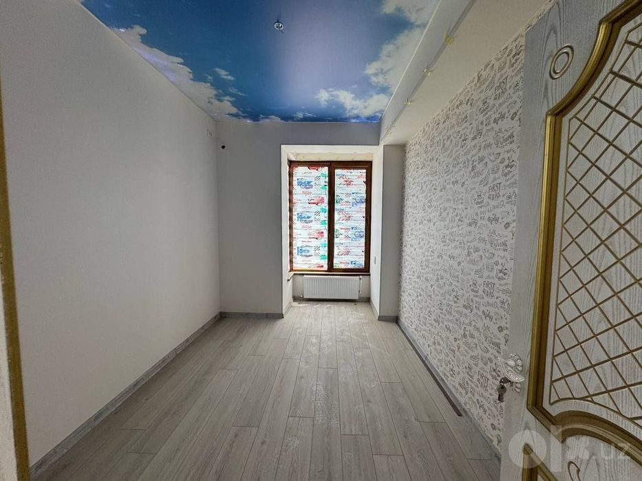 Kritiban 3 xonali kvartira sotiladi. 67900$