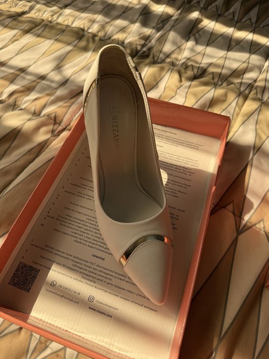 Женские туфли из кожи