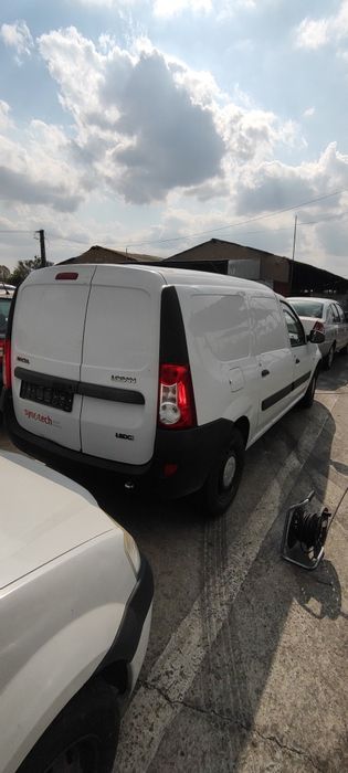 Dezmembrez Dacia Logan