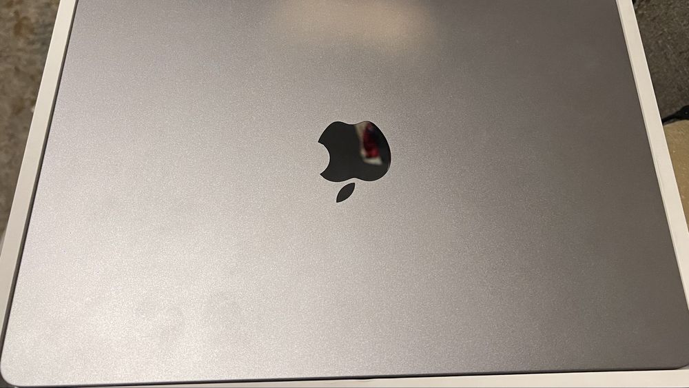 Macbook 13.6 - inch M2 256GB