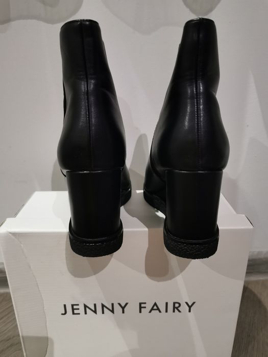 Дамски боти на платформа