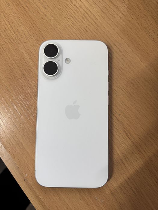 iPhone 16 новый, отличное состояние