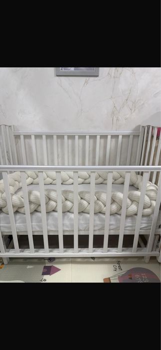 Продам детскую кроватку с маятником в хорошем состоянии