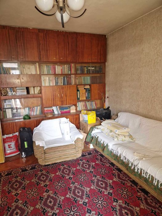 център - тристаен