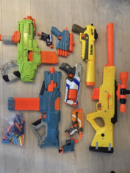 Vând mai multe pistoale de jucărie NERF