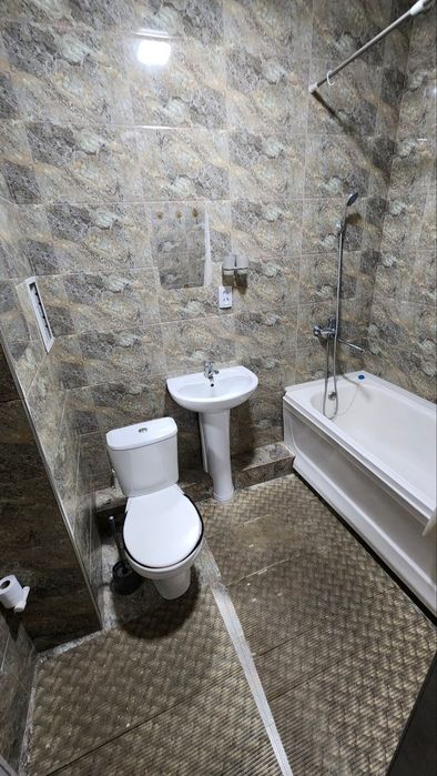 2 xonali kvartira ijaraga beriladi 

Yangi qurilgan uydagi 2 xonali,