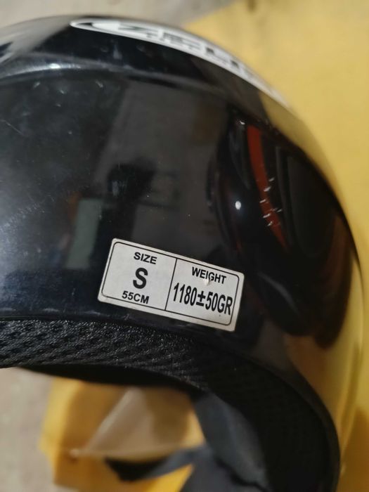 Продавам мото каска