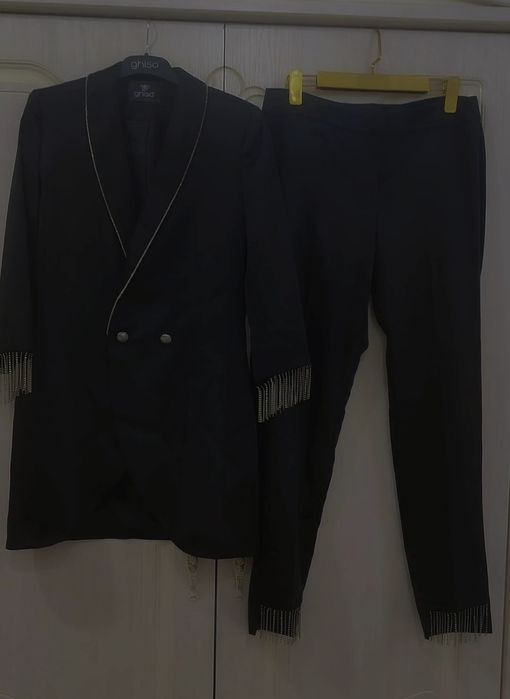 Ayollar Kastyum shimi